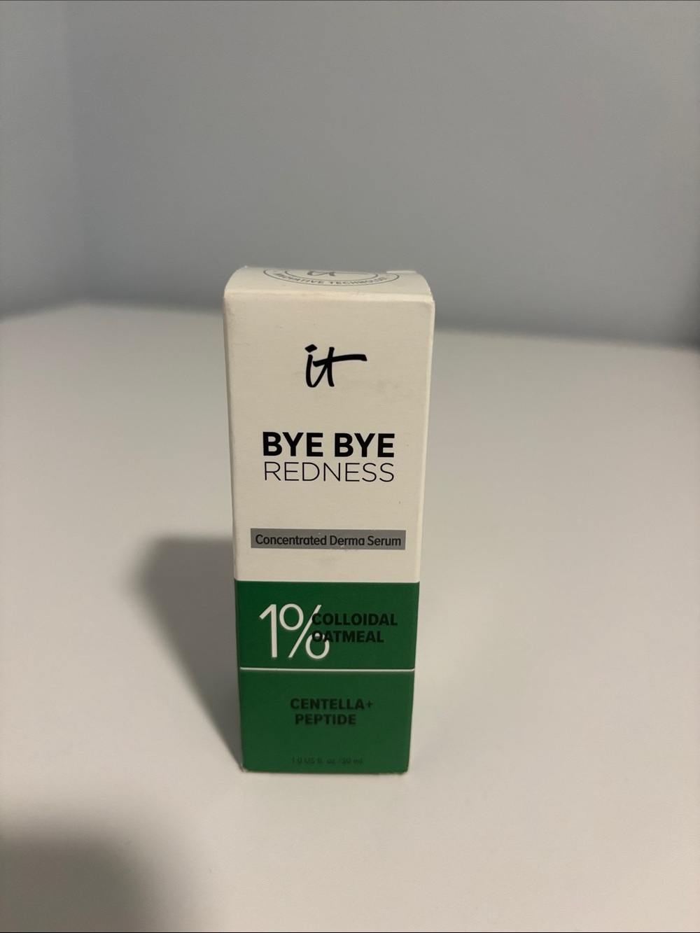 !it jeans Bye Bye Redness Serum White and Green Packaging